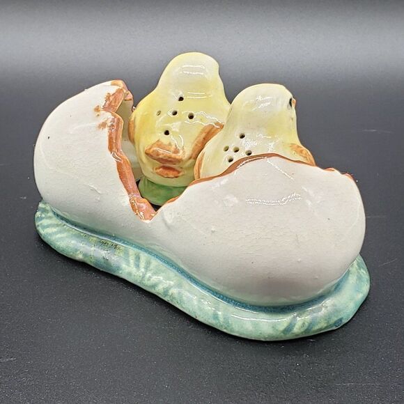 Ceramic Hatched Twin Chicks Single Egg Vintage Salt & Pepper Shaker Set - Picture 12 of 16
